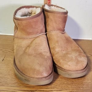 Ugg size 9 women's boots
